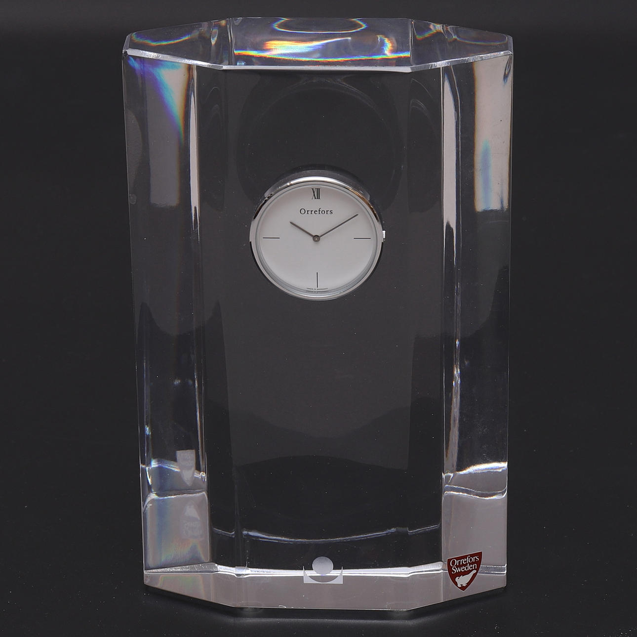 OLLE ALBERIUS. table clock, glass, ''regent'', quartz, Orrefors, signed.