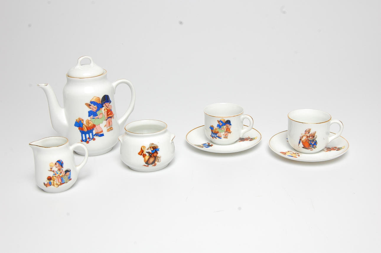 DOCKSERVIS, 7 delar,porslin, Arabia, Finland.