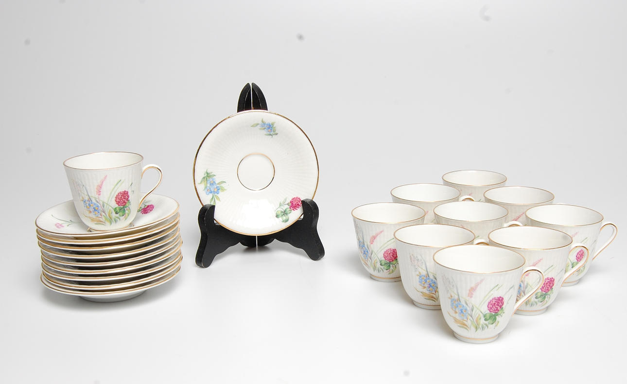 KAFFESERVIS, 20 delar, " Nationalservisen " Swedish Grace, design Louise Adelborg, Rörstrand.