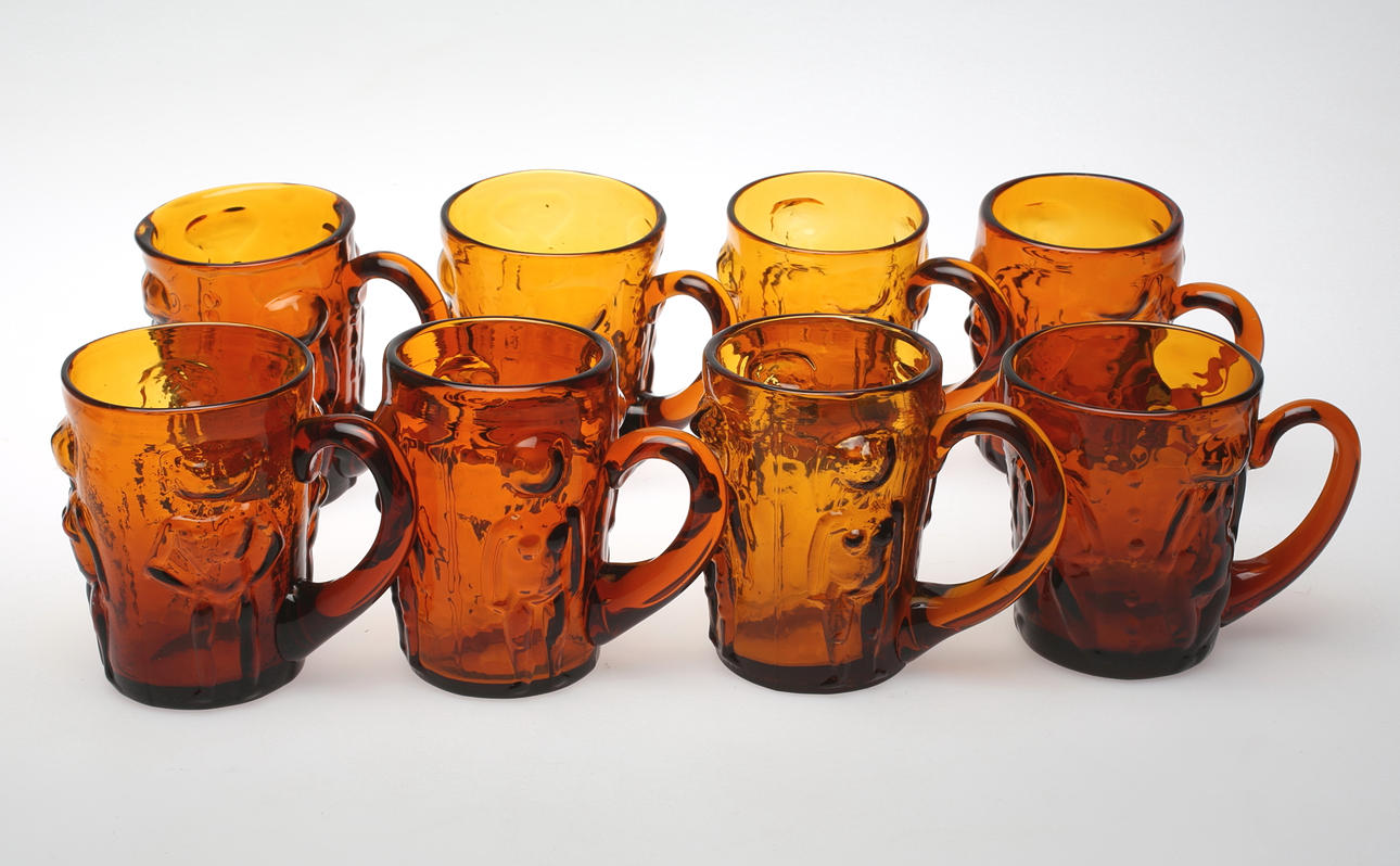 ERIK HÖGLUND. SEJDLAR, 8 st, glas.