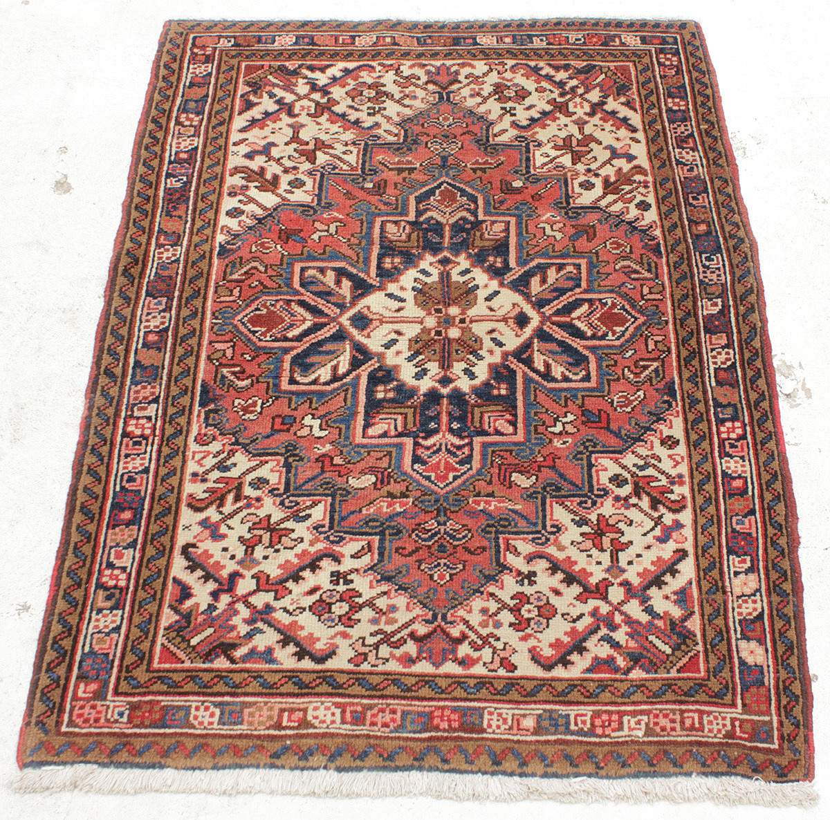 MATTA, Orientalisk, äldre Heriz, 137 x 100 cm.