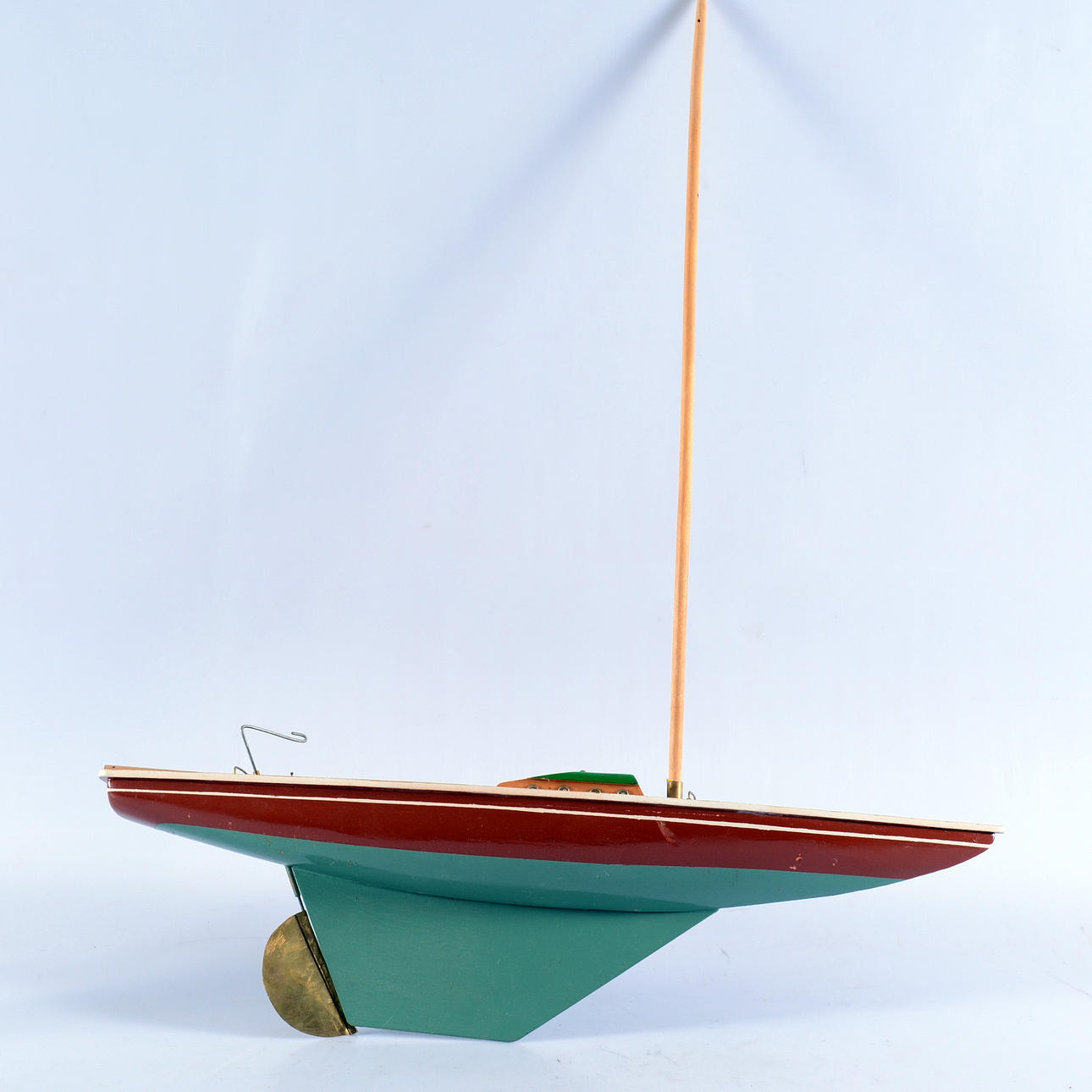 MODELLBÅT, trä, 1900-tal.