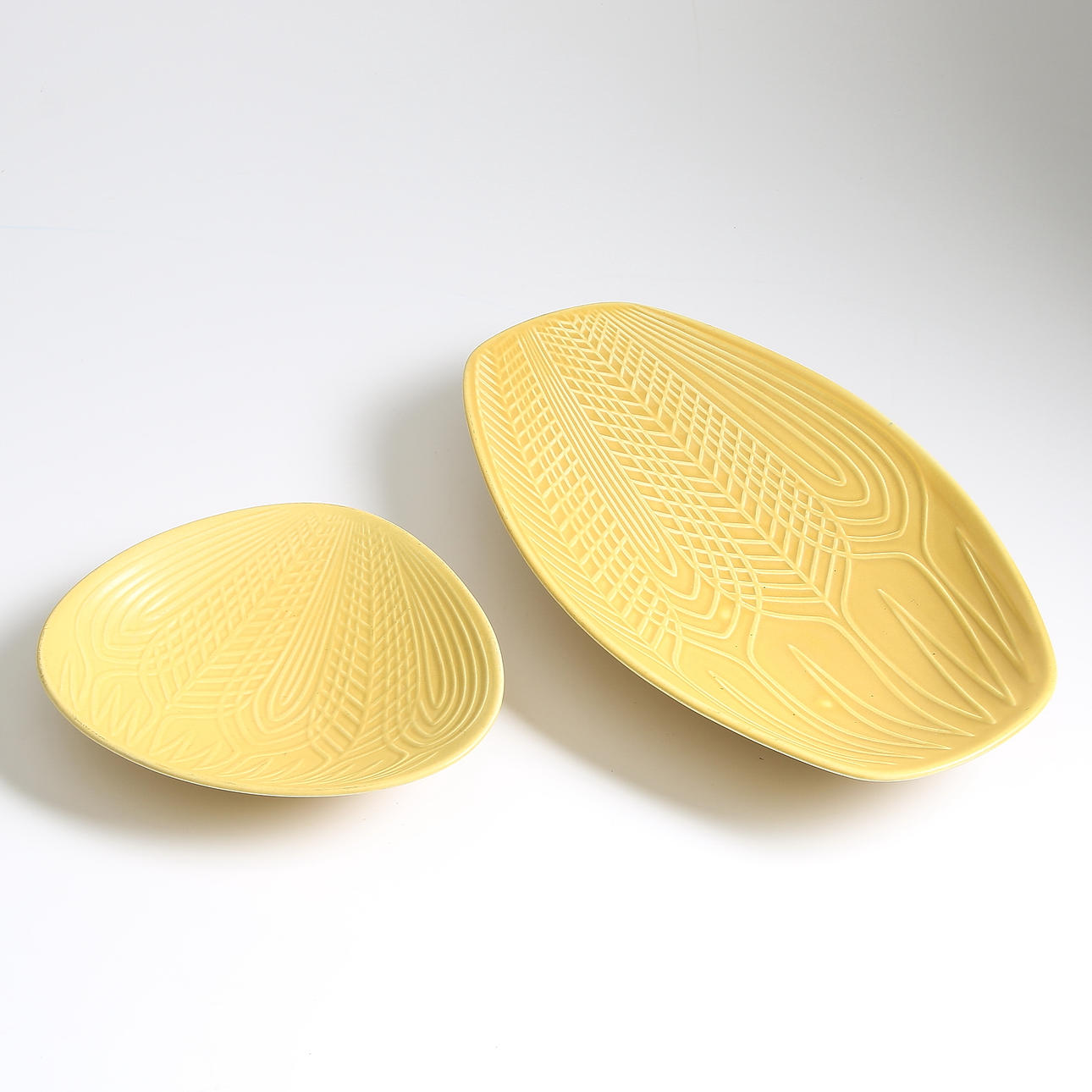 FAT, 2 st, stengods, "Ax", Berit Ternell, Upsala Ekeby, Gefle.