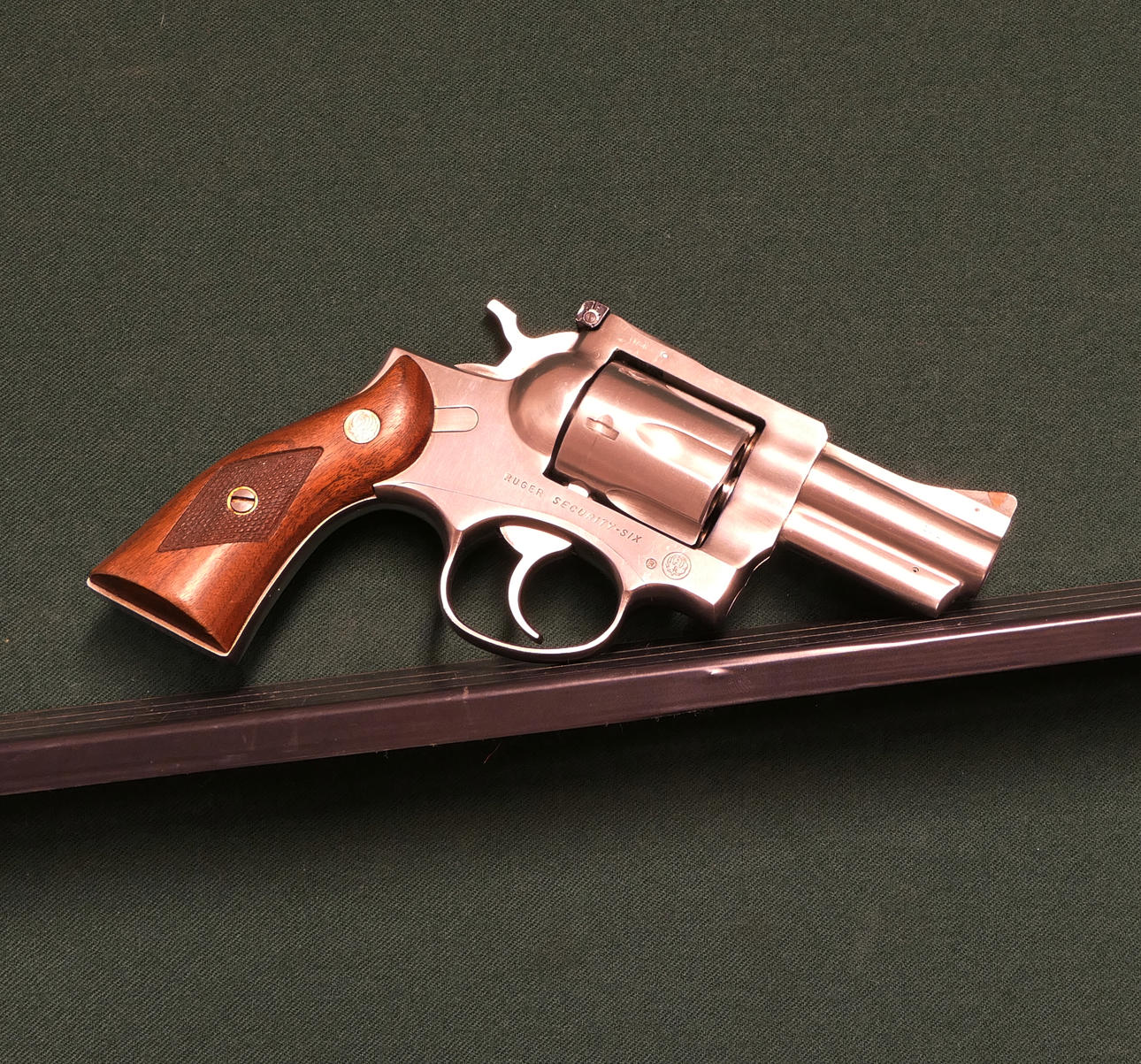 RUGER. Security Six cal. 357 mag #159-55951 SE0127890.