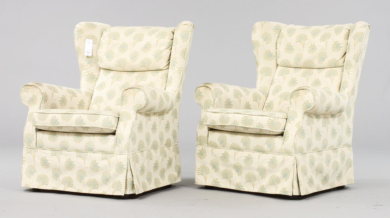 FÅTÖLJER, ett par, Ulferts.