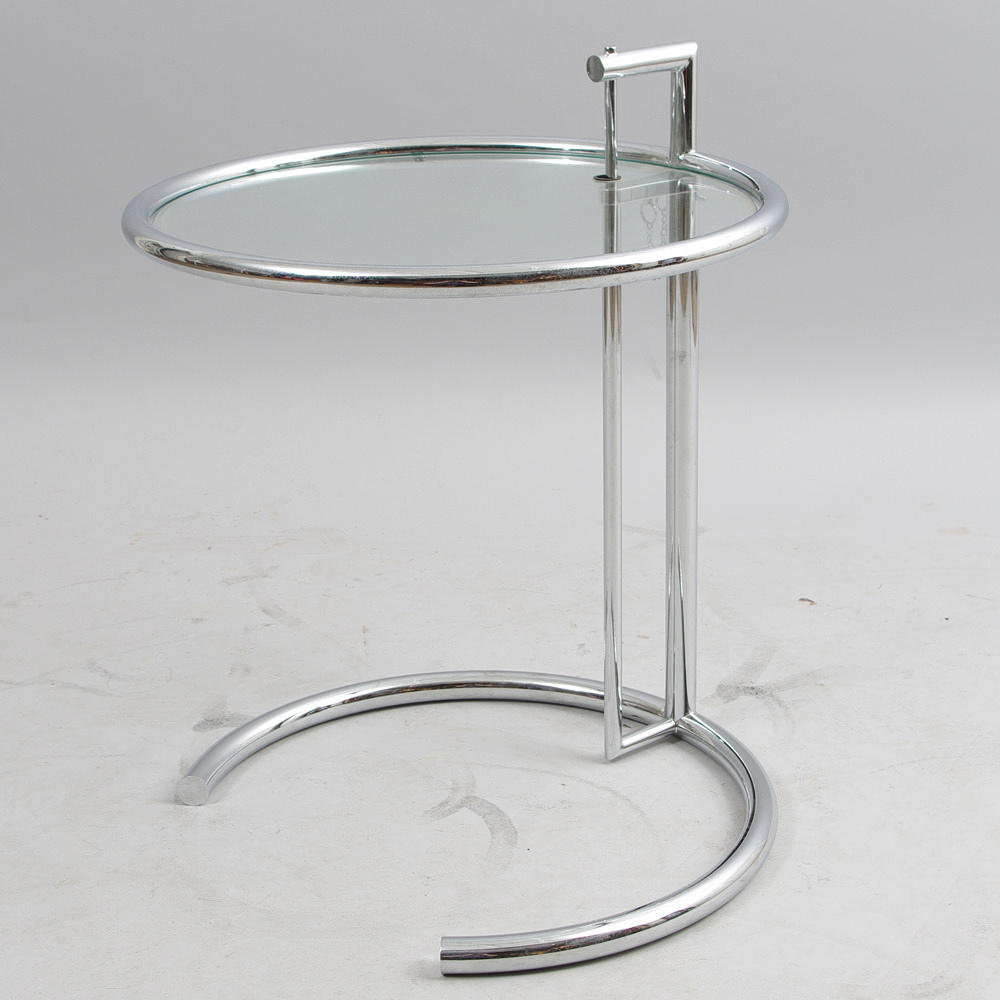 BORD, glas och metall, efter Eileen Gray.