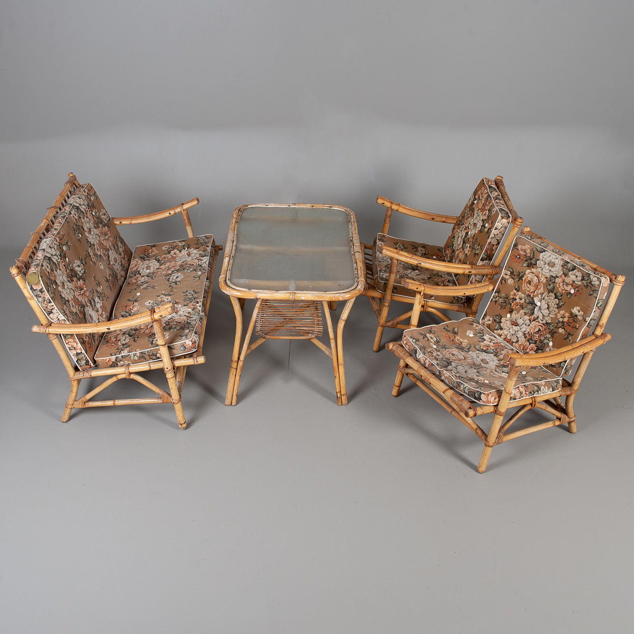 ROTTINGMÖBLEMANG, soffa, bord, 2 fåtöljer, 60-tal.