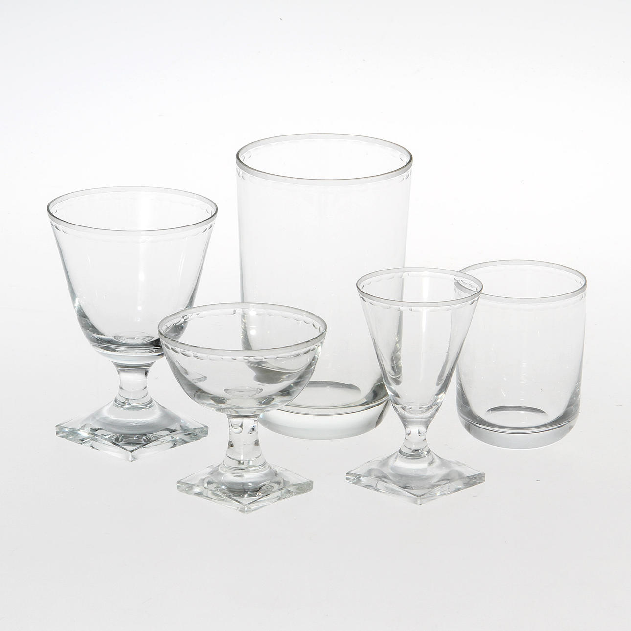 GLASSERVIS, 54 delar, "Ekeberga pärlbård", Kosta Boda.