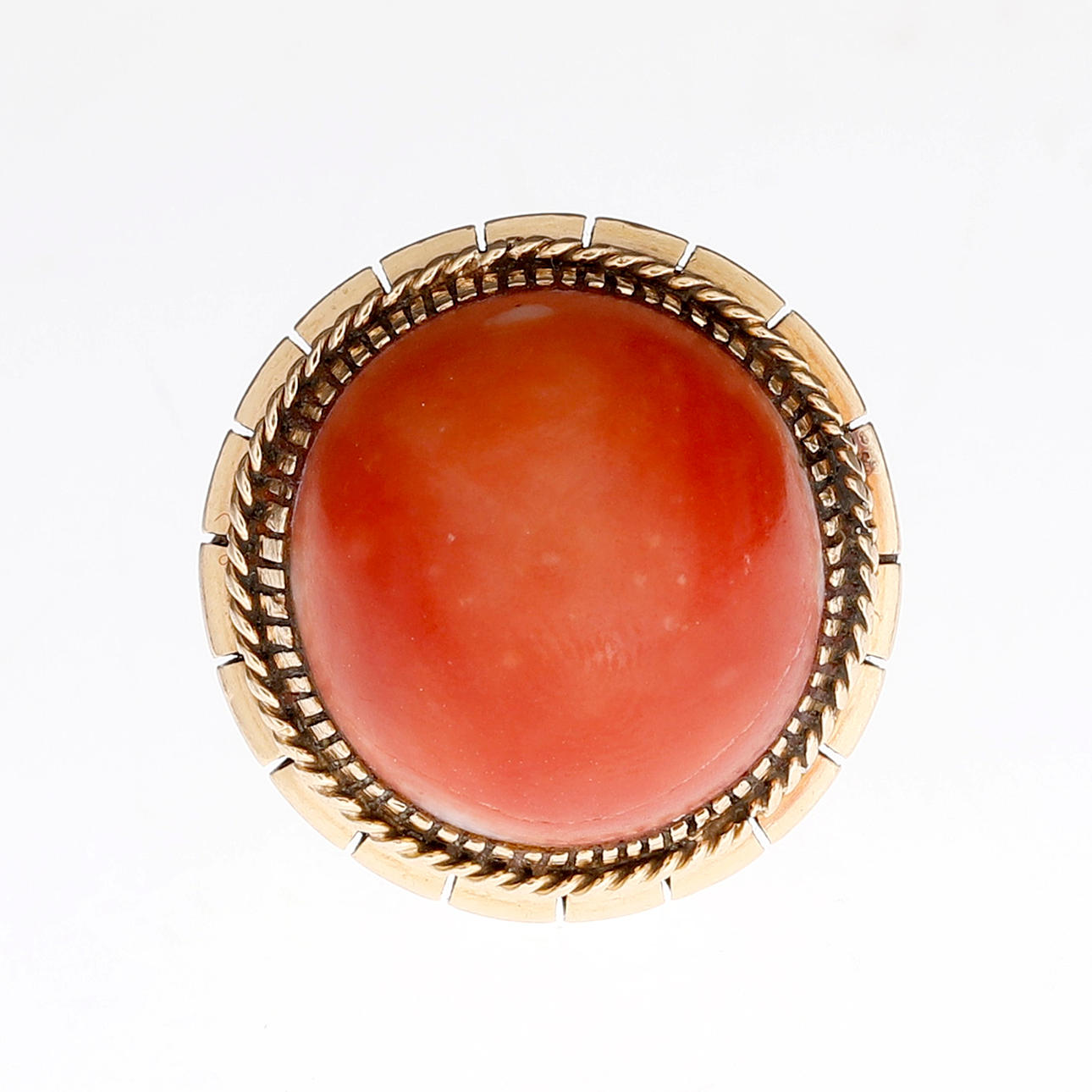 Ring aus Gold und Koralle.