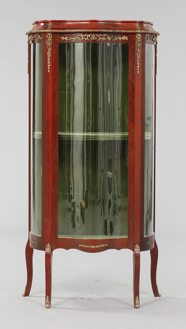 VITRINSKÅP, Louis XVI-stil, 1900-tal.