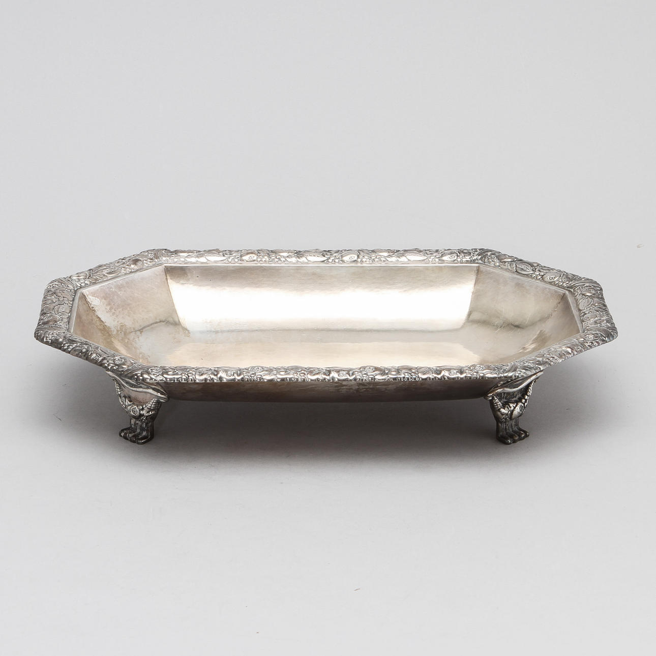 SKÅL, silver, importstämplar. Vikt 610 gram.