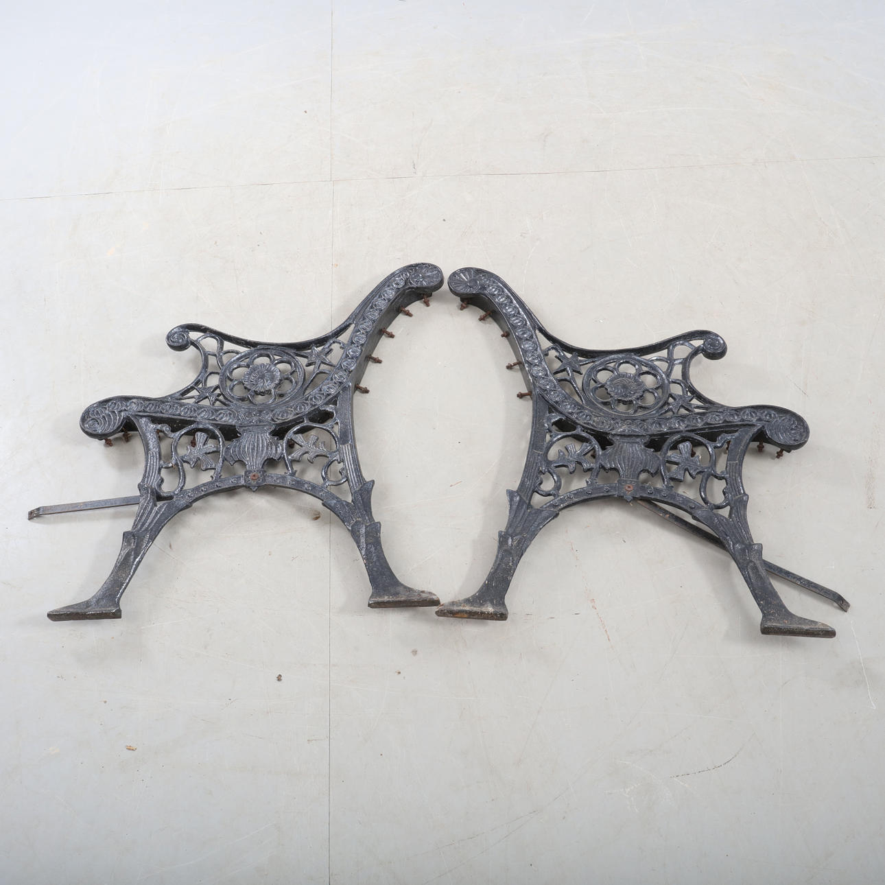 GAVLAR, Cast iron for garden sofa 1900s.