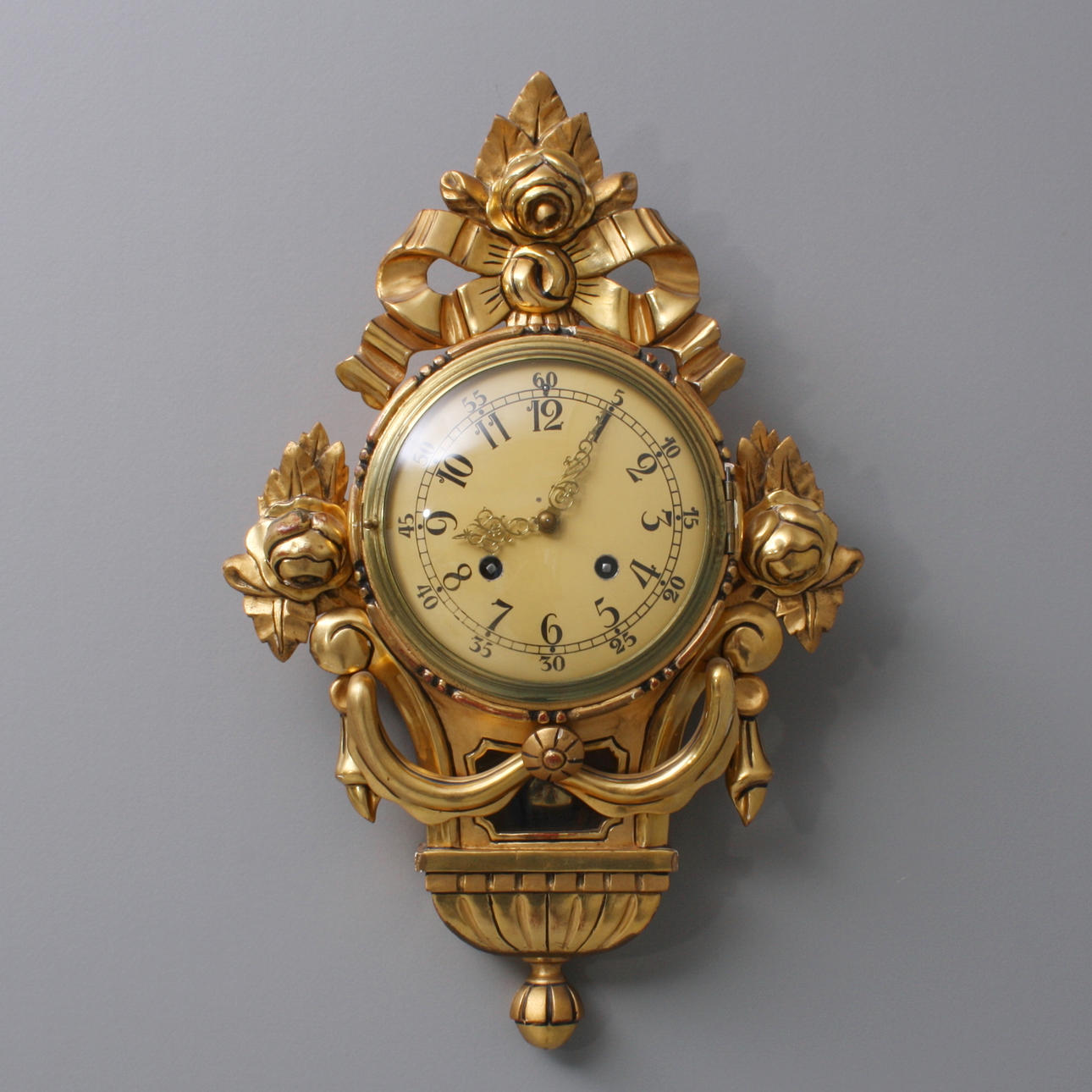 VÄGGUR, gustaviansk stil, förgylld, 1900-tal.