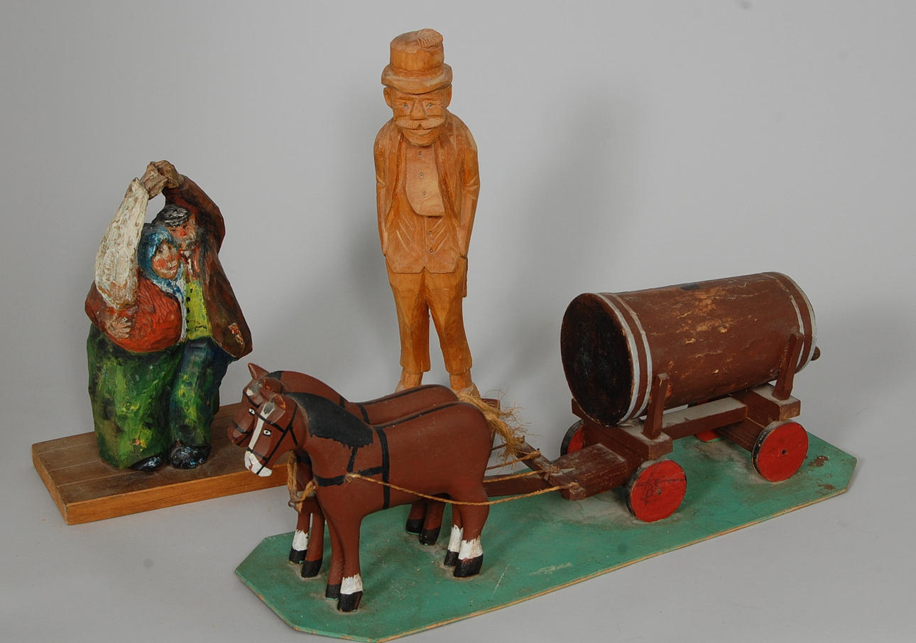 TRÄFIGURER, 3 st 1900-tal.