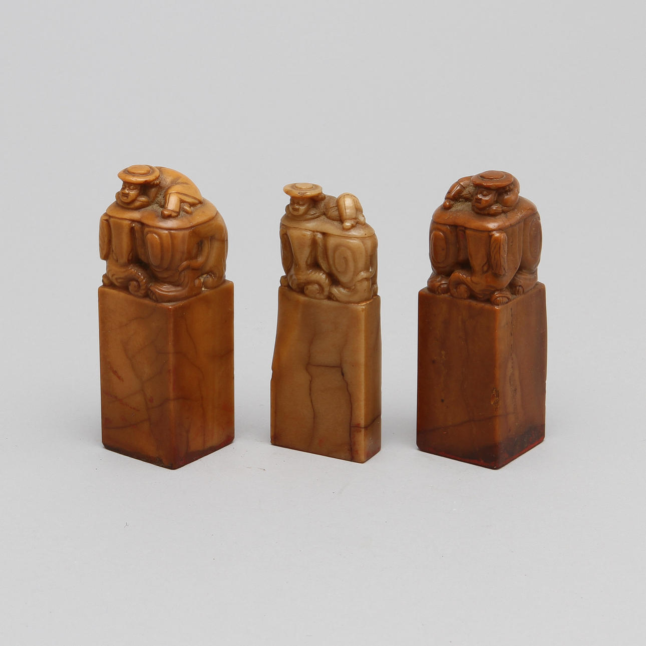 SIGILL, 3 st, orientaliska, sten.