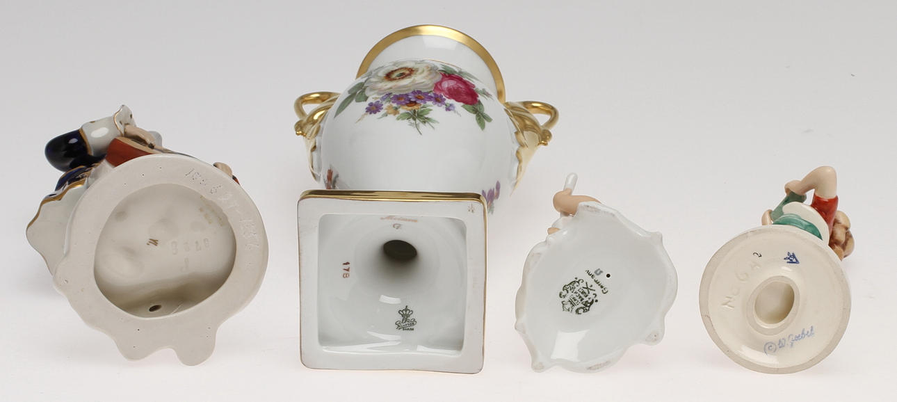 FIGURINER 3st samt URNA, porslin, bland annat Goebel.