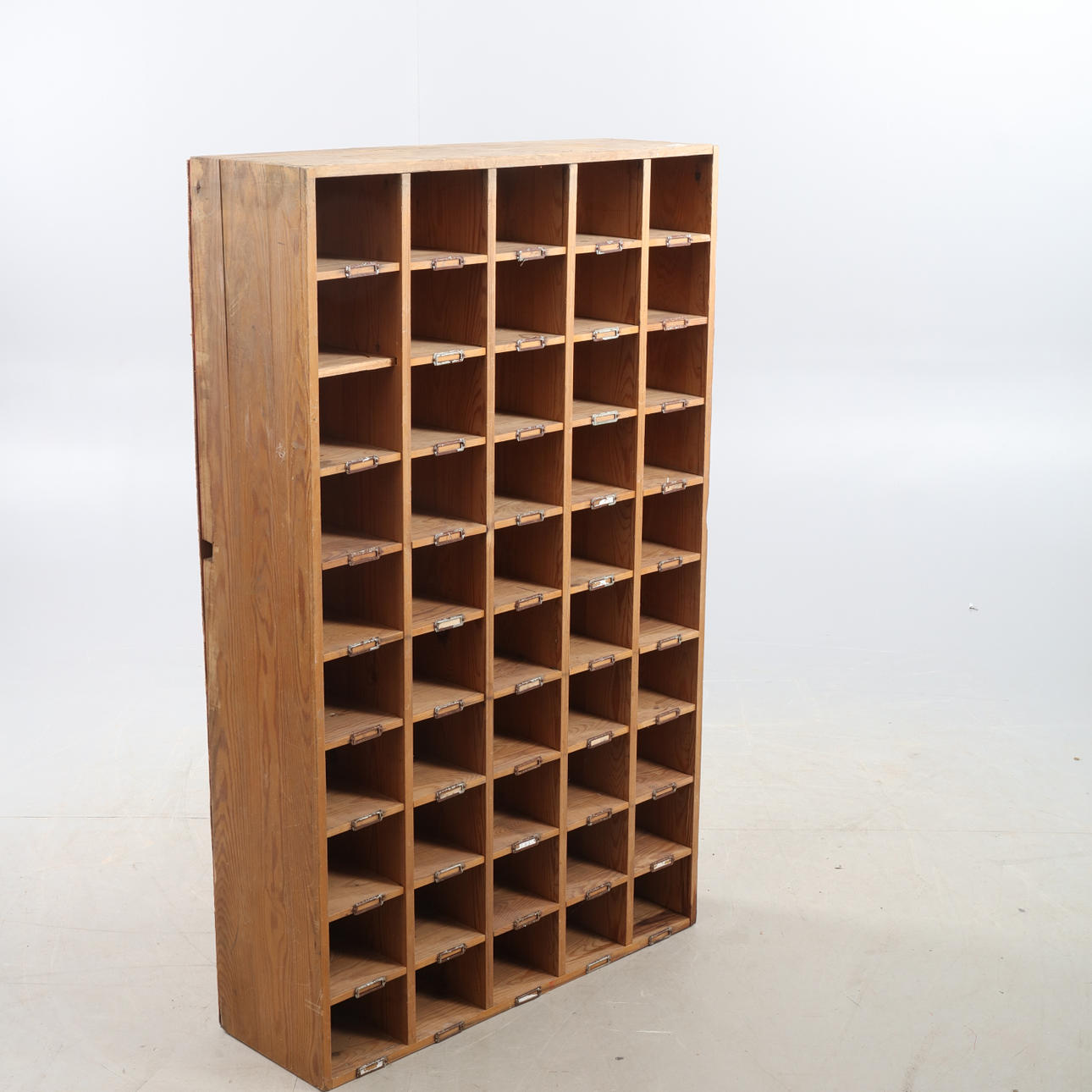 PRYLHYLLA ,trä, 1900-talets första hälft.