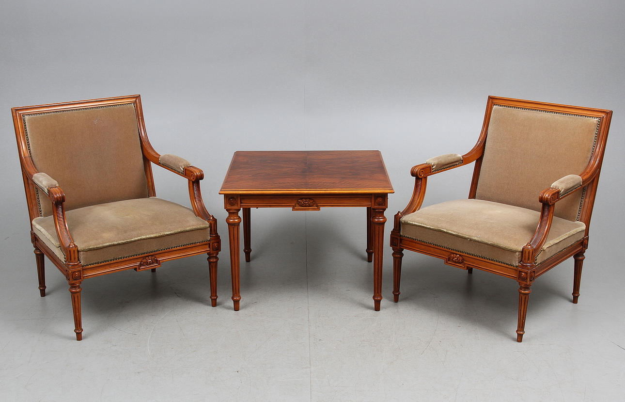 FÅTÖLJER, samt BORD, gustaviansk stil, 1900 tal.