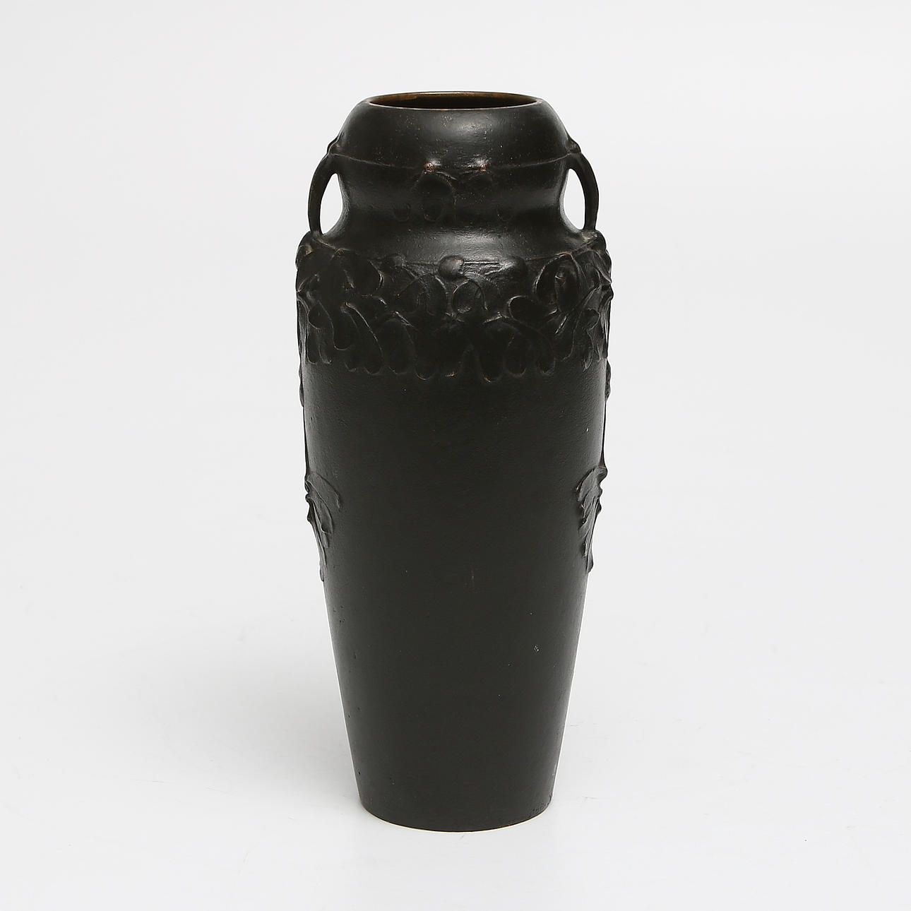 HUGO ELMQVIST. Vas, brunpatinerad brons, jugend, signerad, tidigt 1900-tal.