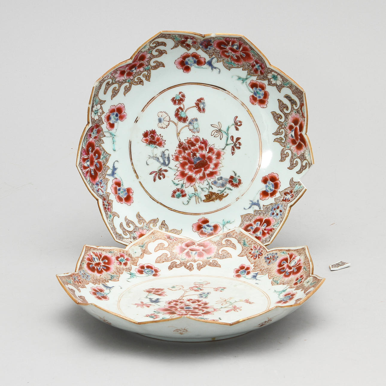 TALLRIKAR, ett par, porslin. Kina, Qianlong (1735-96).