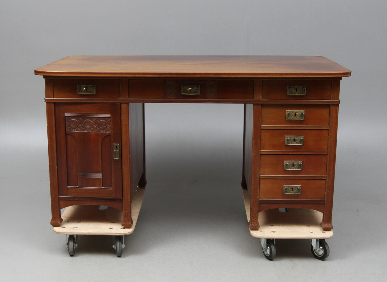 SKRIVBORD, jugend, 1900-talets första hälft.