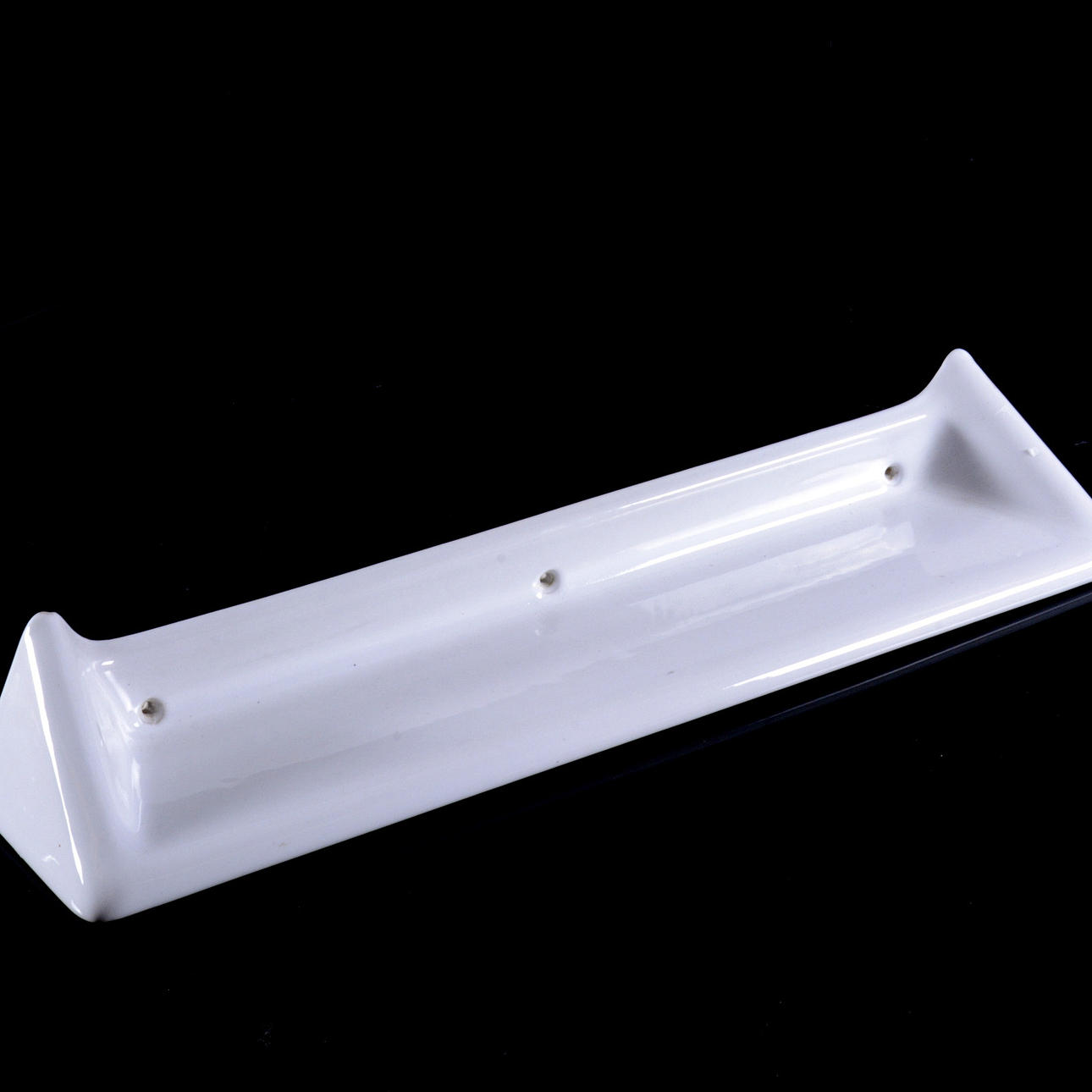 PORSLINSHYLLA, porslin, 1900-tal.