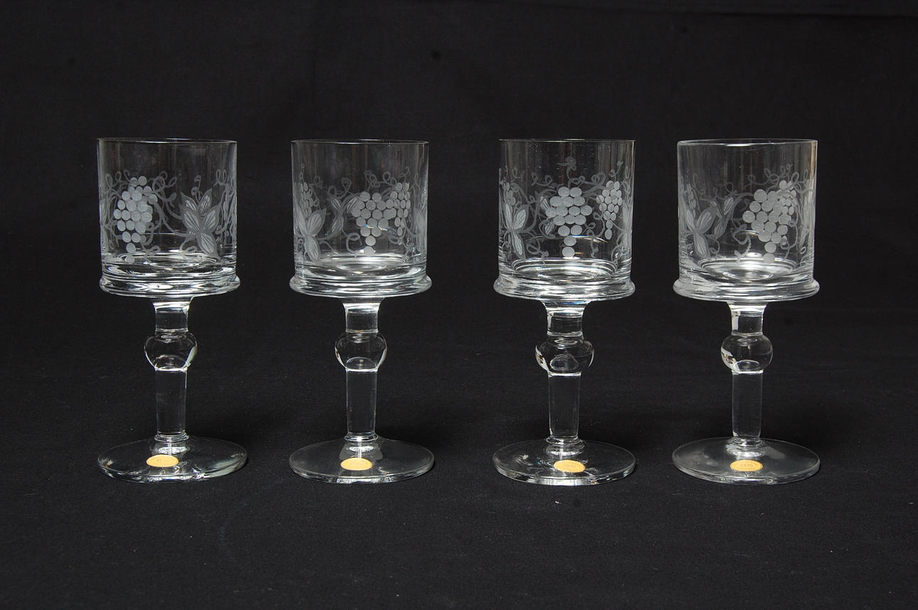 VINGLAS, 12 st Ekeberga Glasbruk.