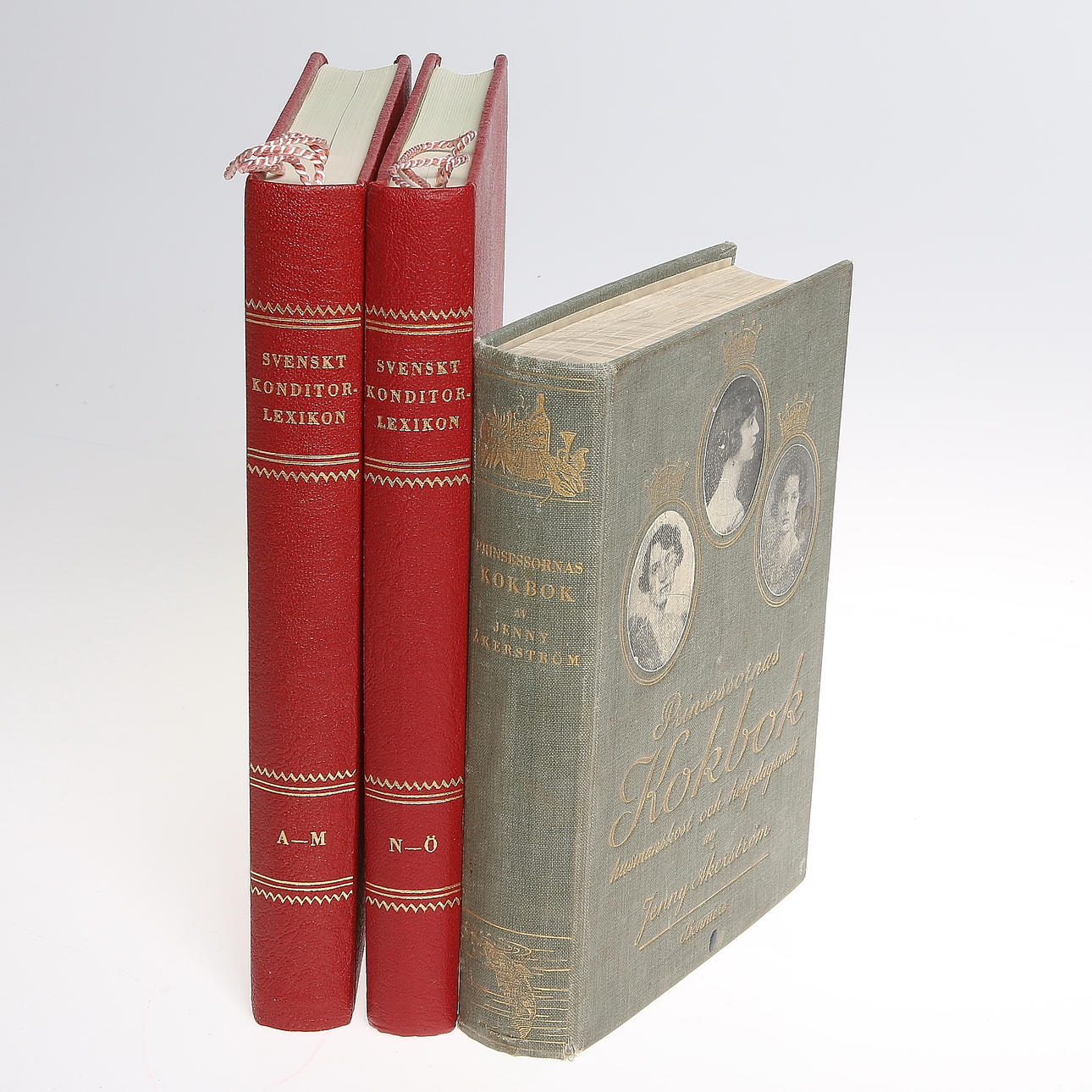 BÖCKER, 3 st, Prinsessornas Kokbok och Konditorilexikon. 1900-talets mitt.