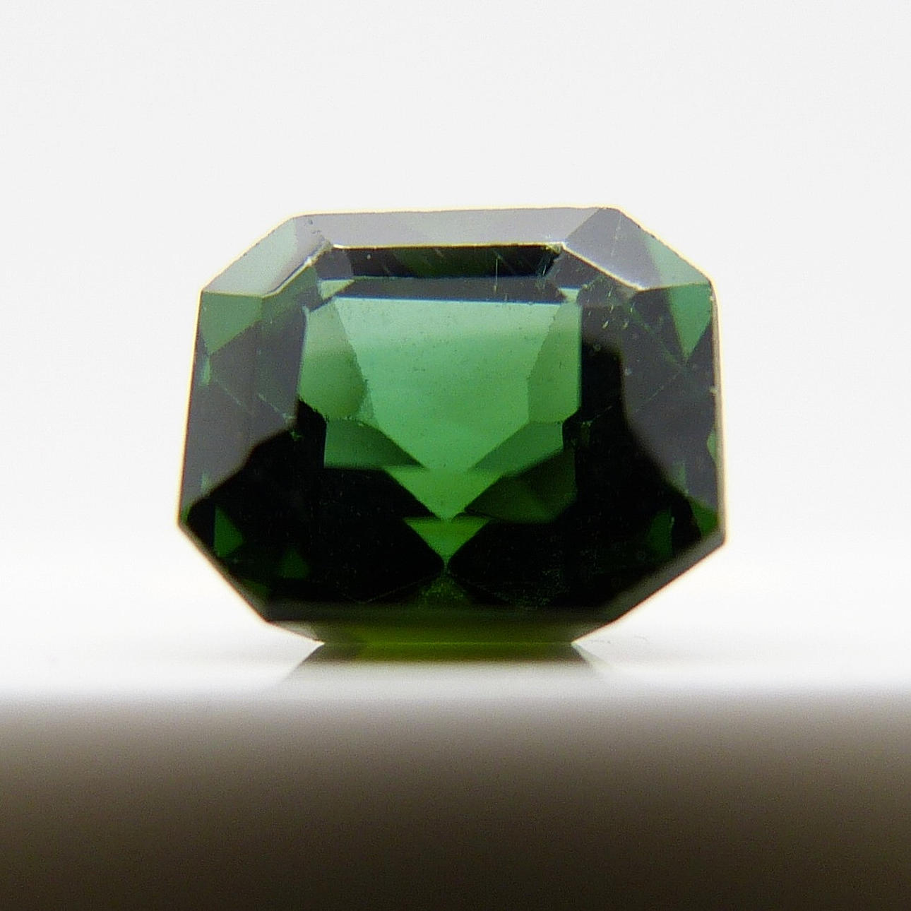 1,92 CT TURMALIN EDELSTEIN.