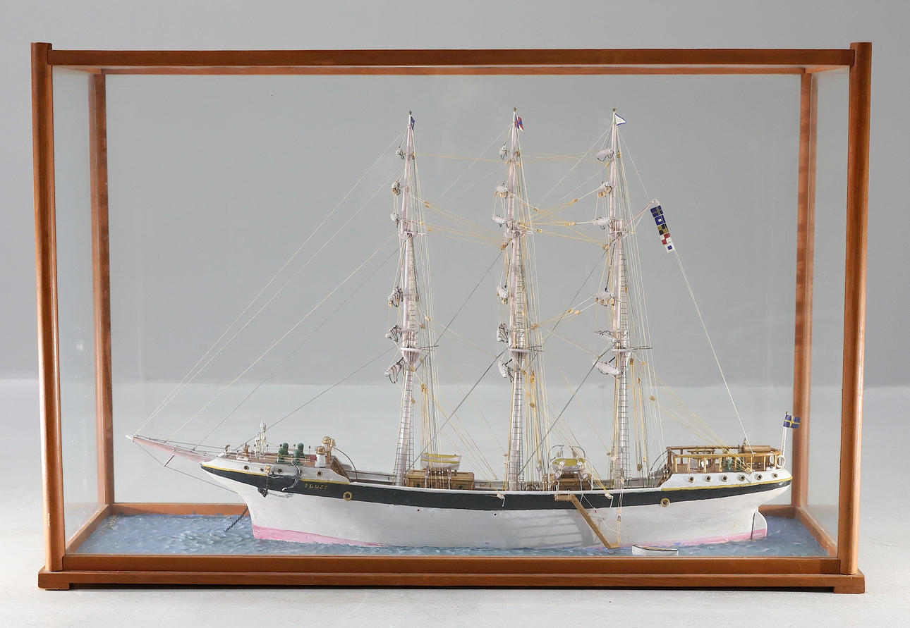 SCHIFFSMODELL, in Vitrine, 1900er Jahre.