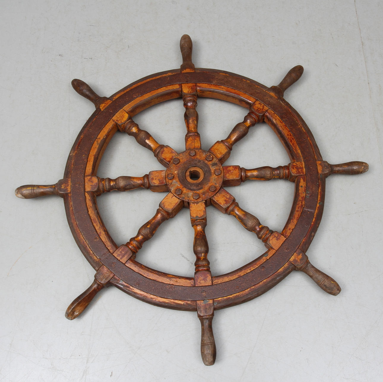 FARTYGSRATT, bemålat trä.