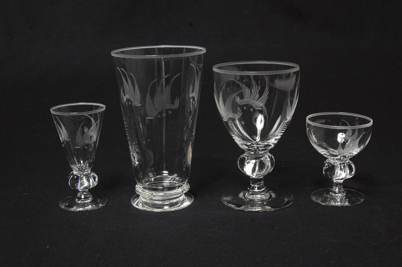 GLASSERVIS, 34 delar " Uarda " Johansfors.