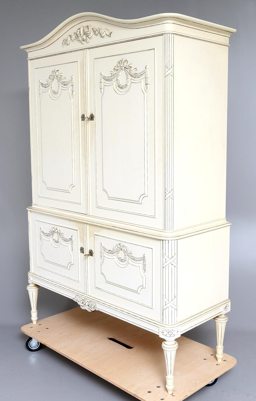 VITRINSKÅP, Alsterbro, gustaviansk stil, 1950-tal.