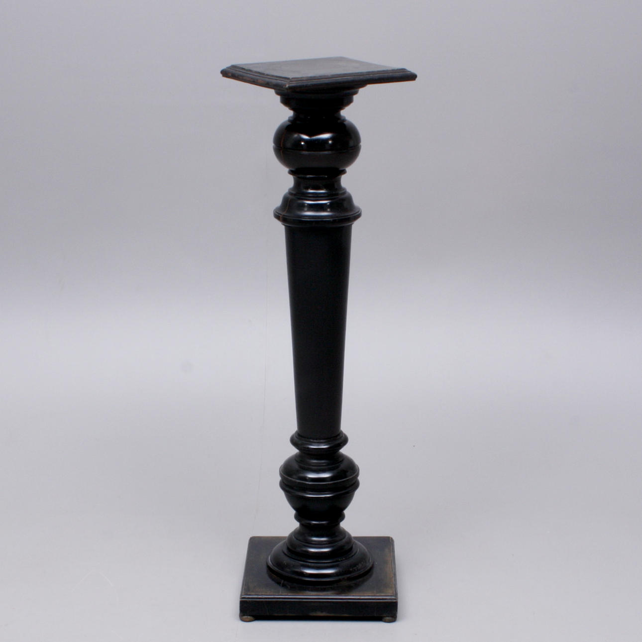 PIEDESTAL, nyrenässans, 1800-talets slut.