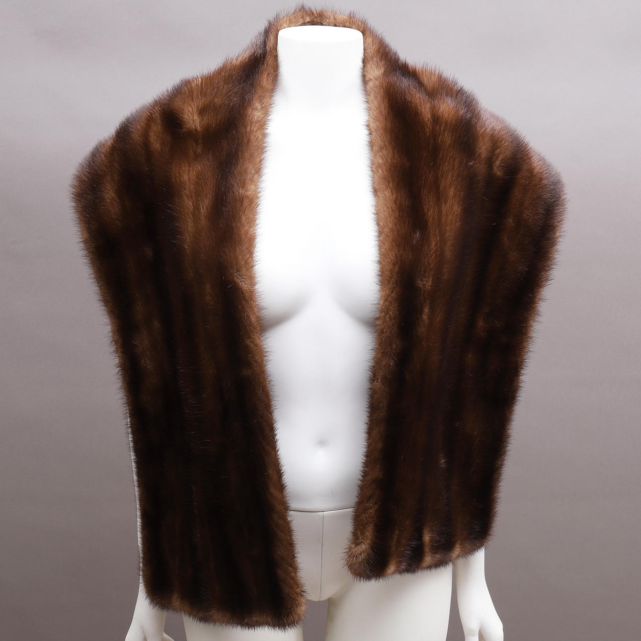 BOA, pels, mink, ca 158x25 cm.