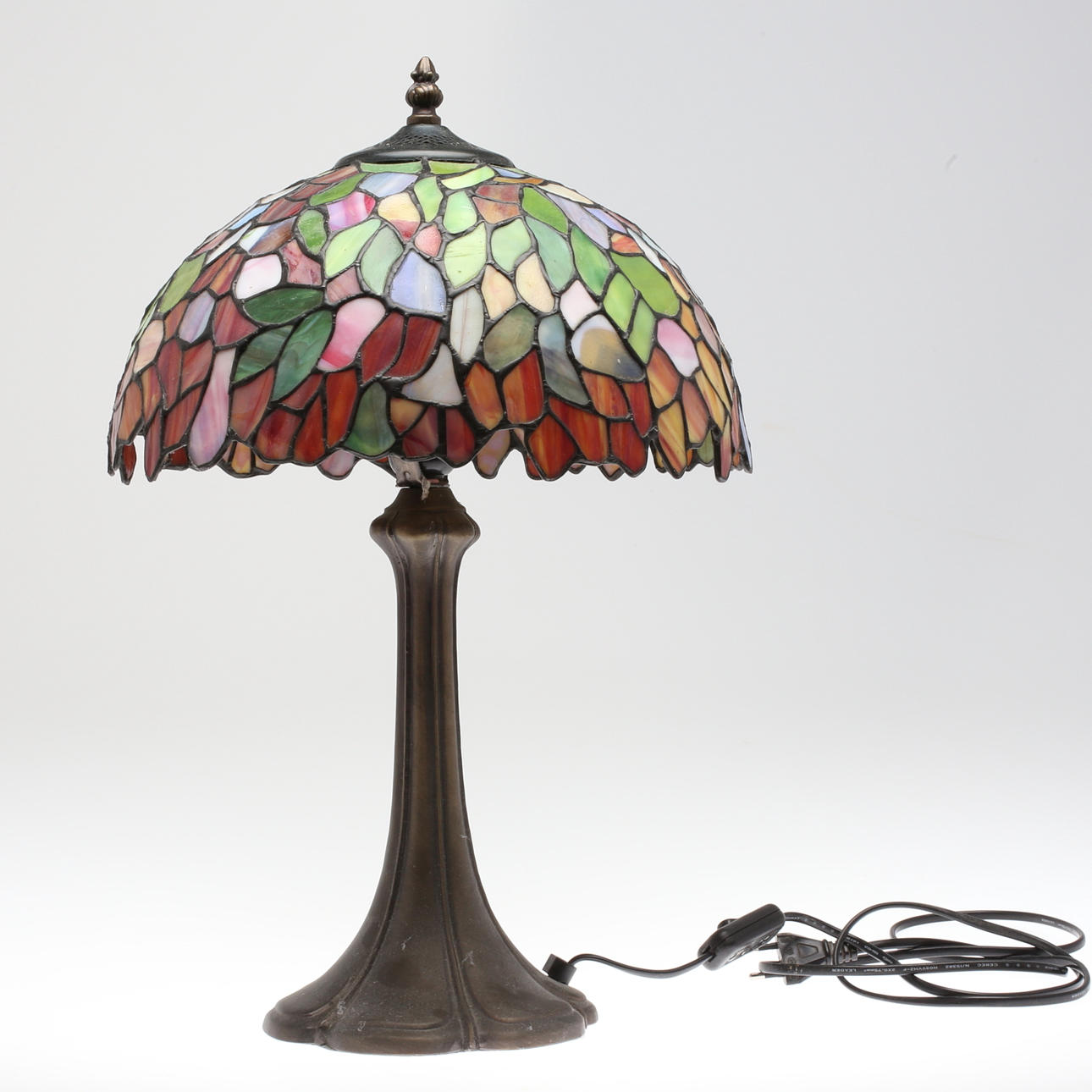 BORDSLAMPA i Tiffanystil, 1960/70-tal.