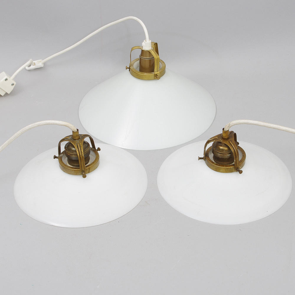 TAKLAMPOR, 3 stycken, s.k. skomakarlampor, glas, metall.