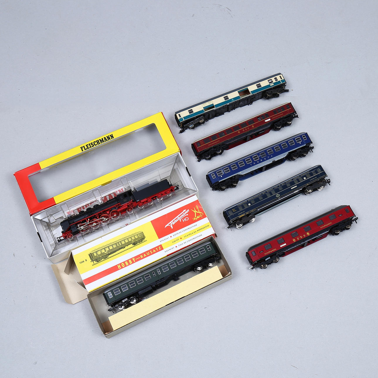 FLEISCHMANN, 1 ånglok 4139, 6 vagnar.