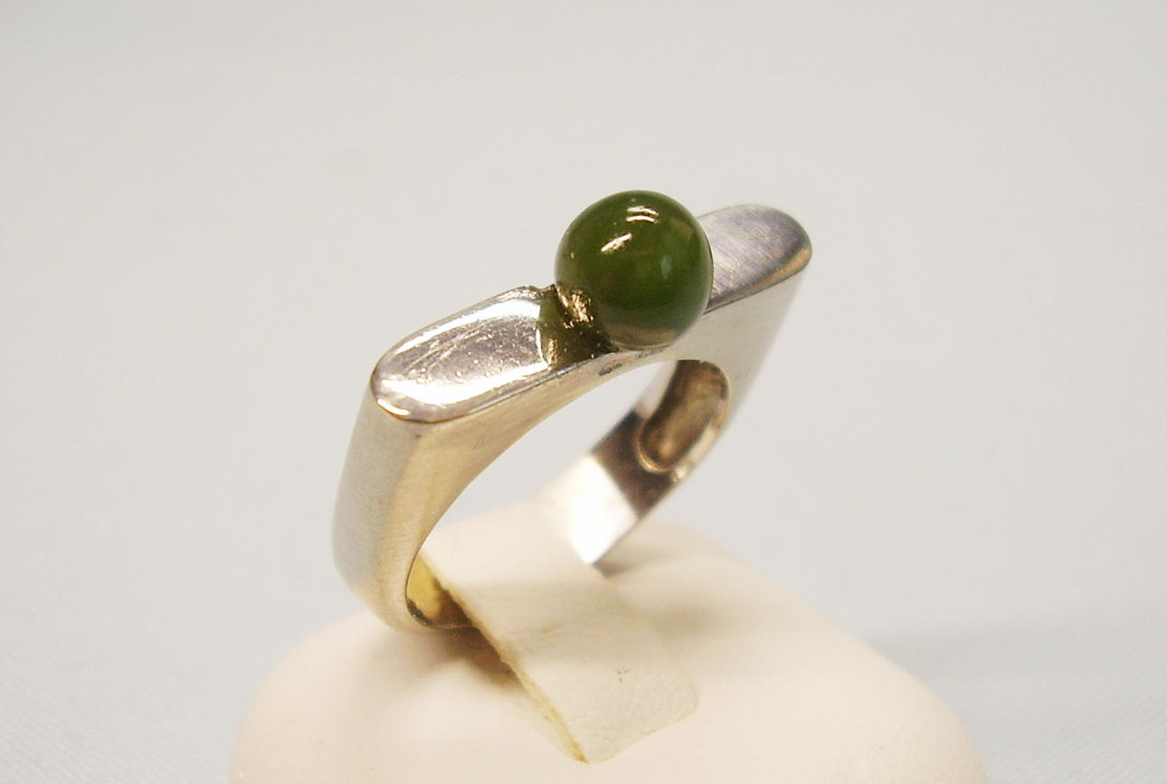 JADE RING SILVER 925 MODERN DESIGN.