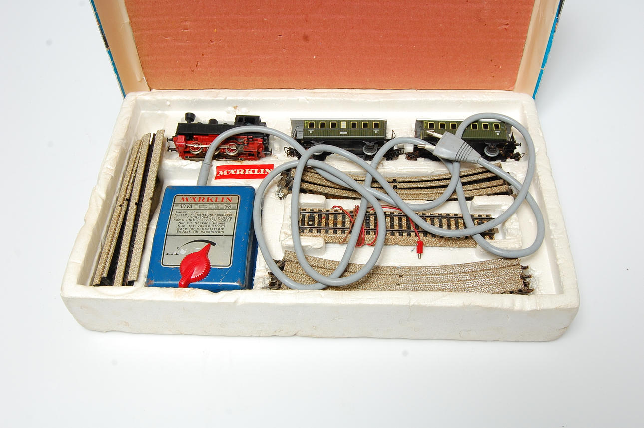 MÄRKLIN, LOK, TRANSFORMATOR, VAGNAR.