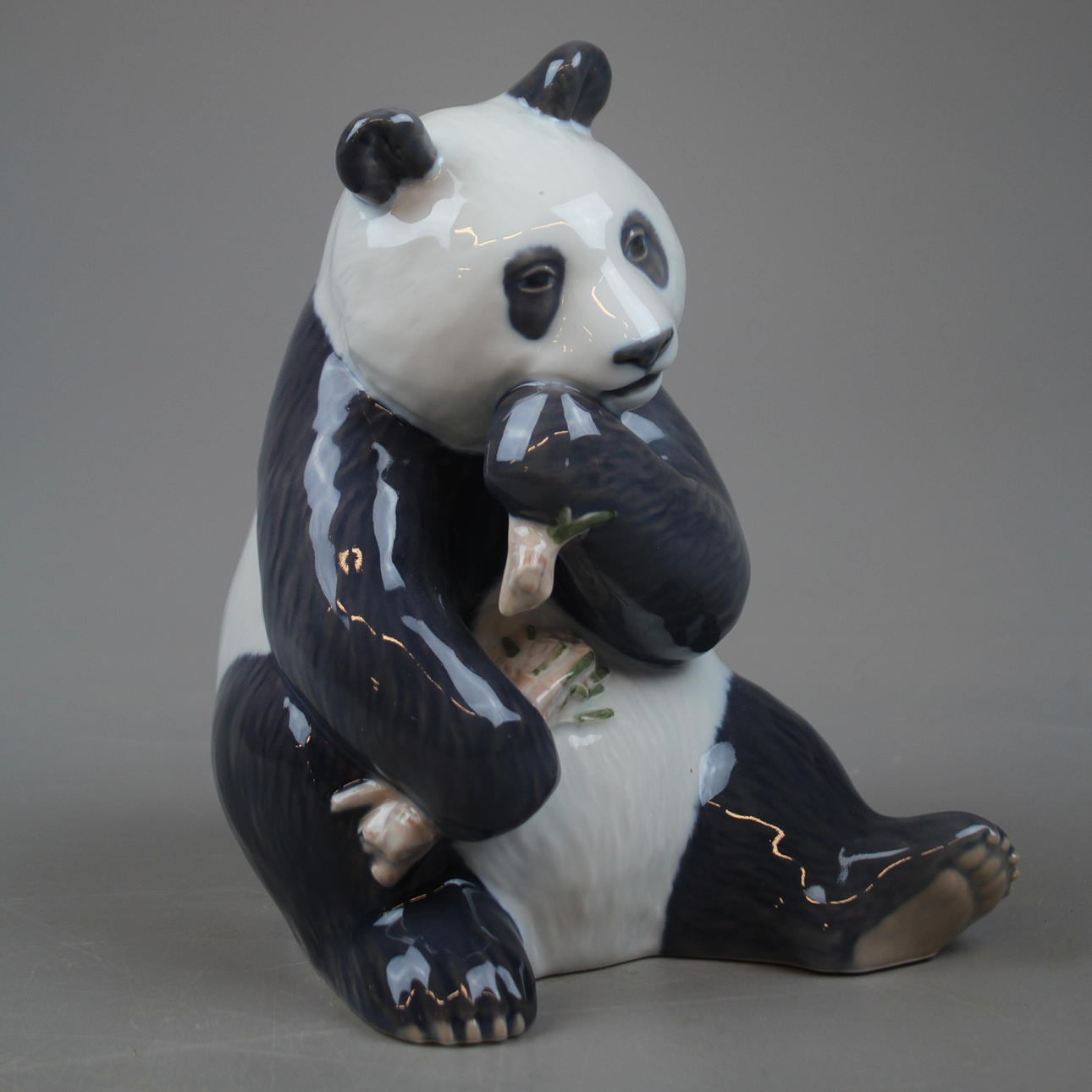 FIGUR panda Royal Copenhagen nr. 662.