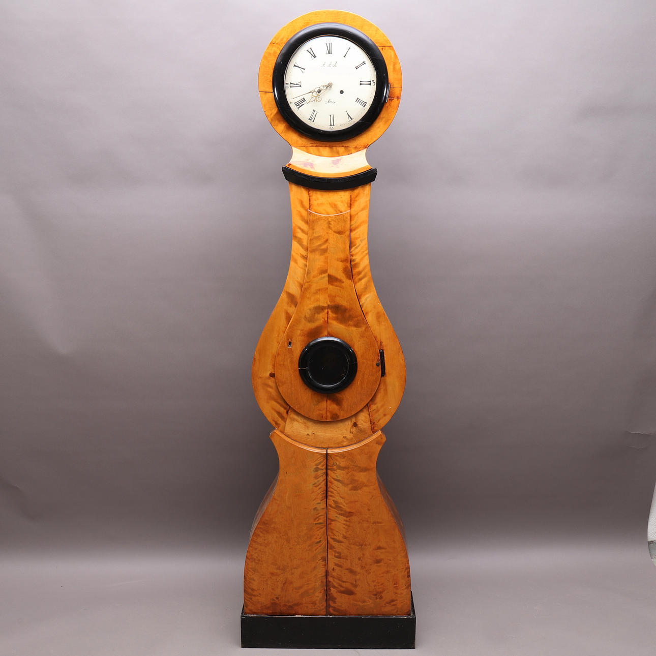 FLOOR CLOCK, Mora clock, lacquered wood, 19th century.