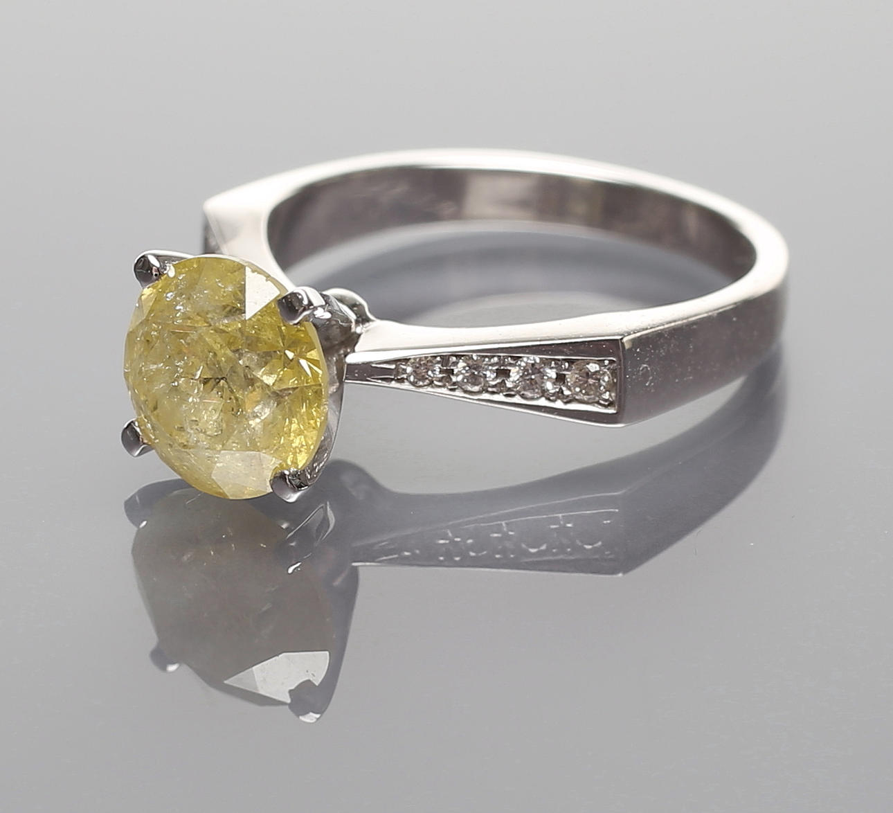 LYSANDE RING.