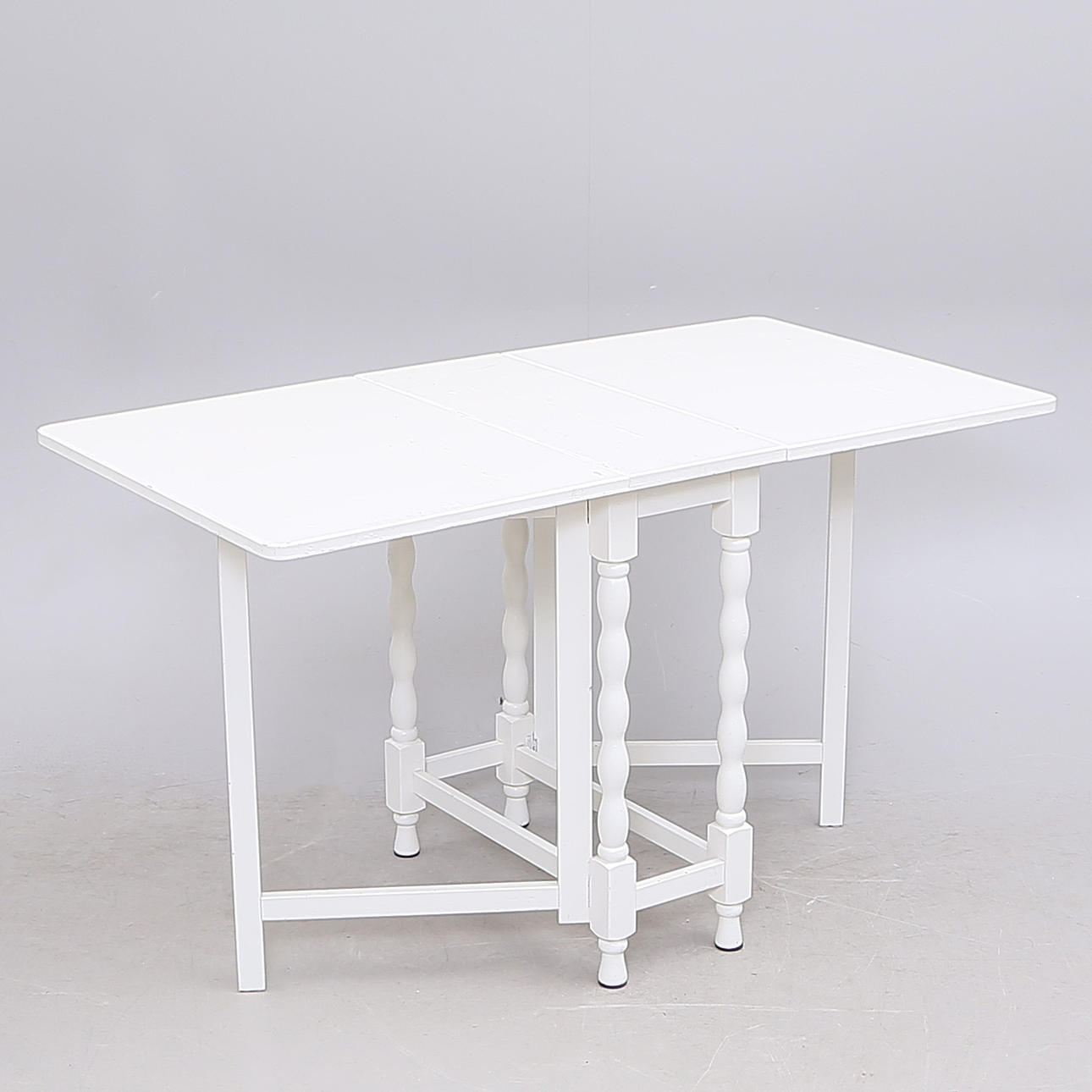 SLAGBORD, vitt, 1900-tal.