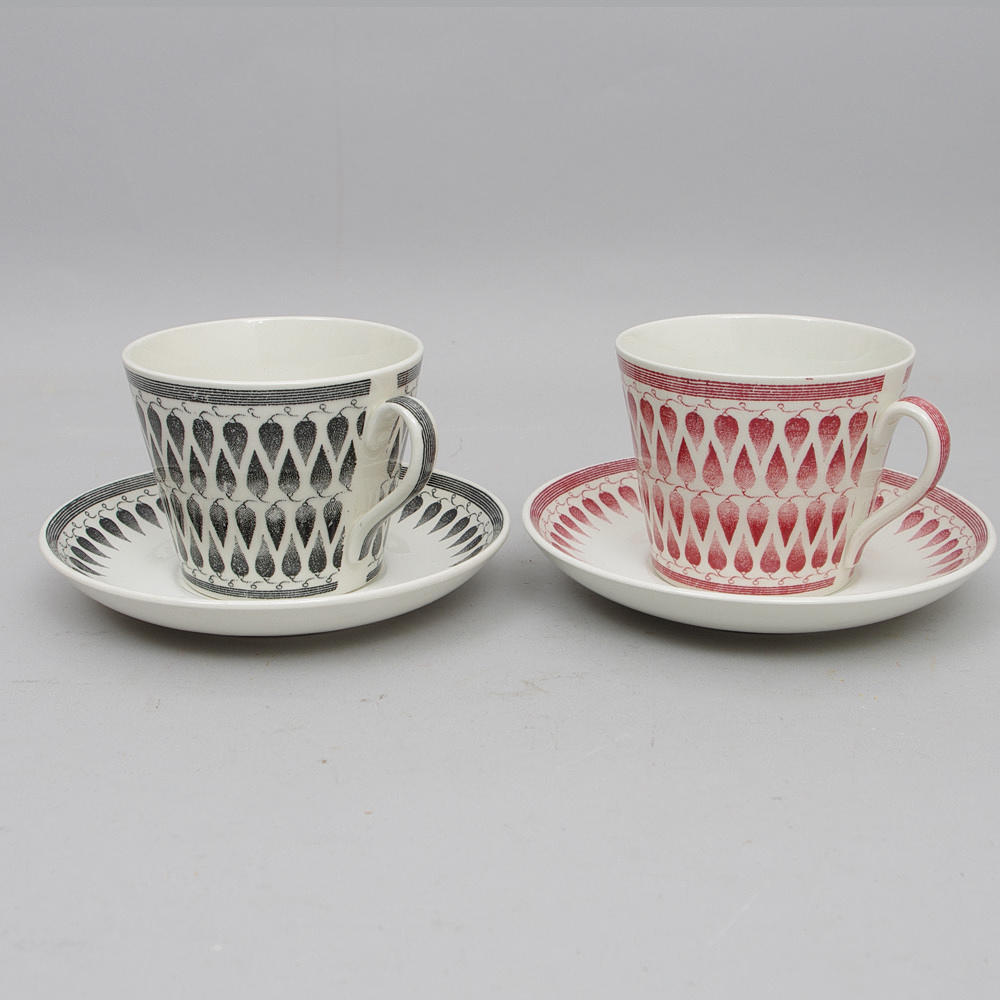 2 TEKOPPAR MED FAT, "Lillemor", Arthur Percy.