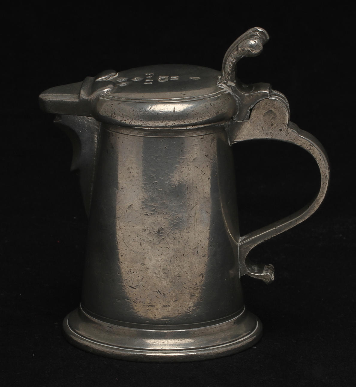 MÅLKÄRL, tenn, Johan Christopher Pohlitz, verksam 1723-1742/45 i Stockholm. Daterad 1745.