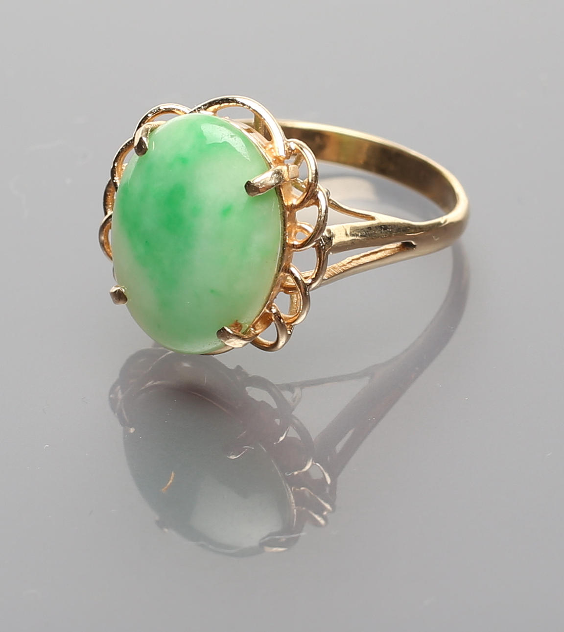 JADE RING.