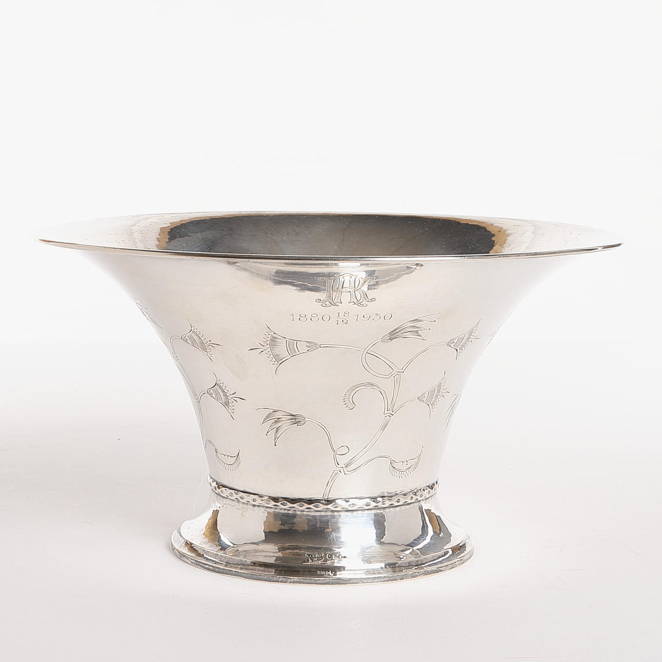 SKÅL, silver, 1930, graverad dekor.