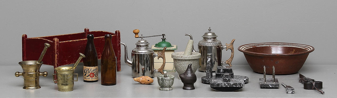 DIVERSE, metall, keramik, mässing mm, 1800-1900-tal.