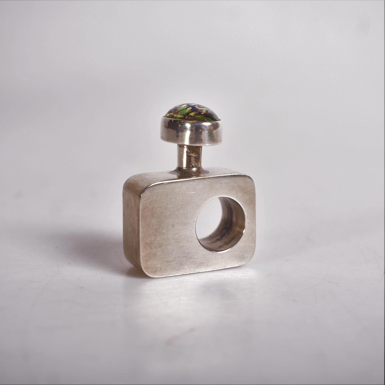 PARFUM-Flakon Silber, Emaille.